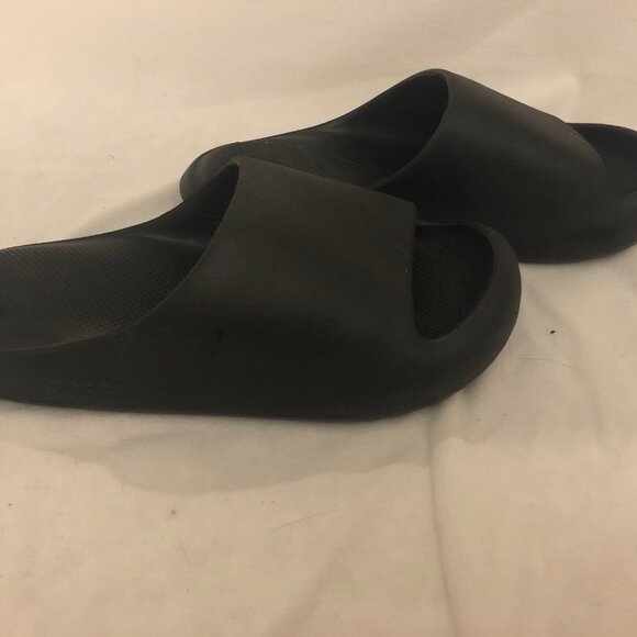 Black Posee Slides - Size 7 - Picture 2 of 5